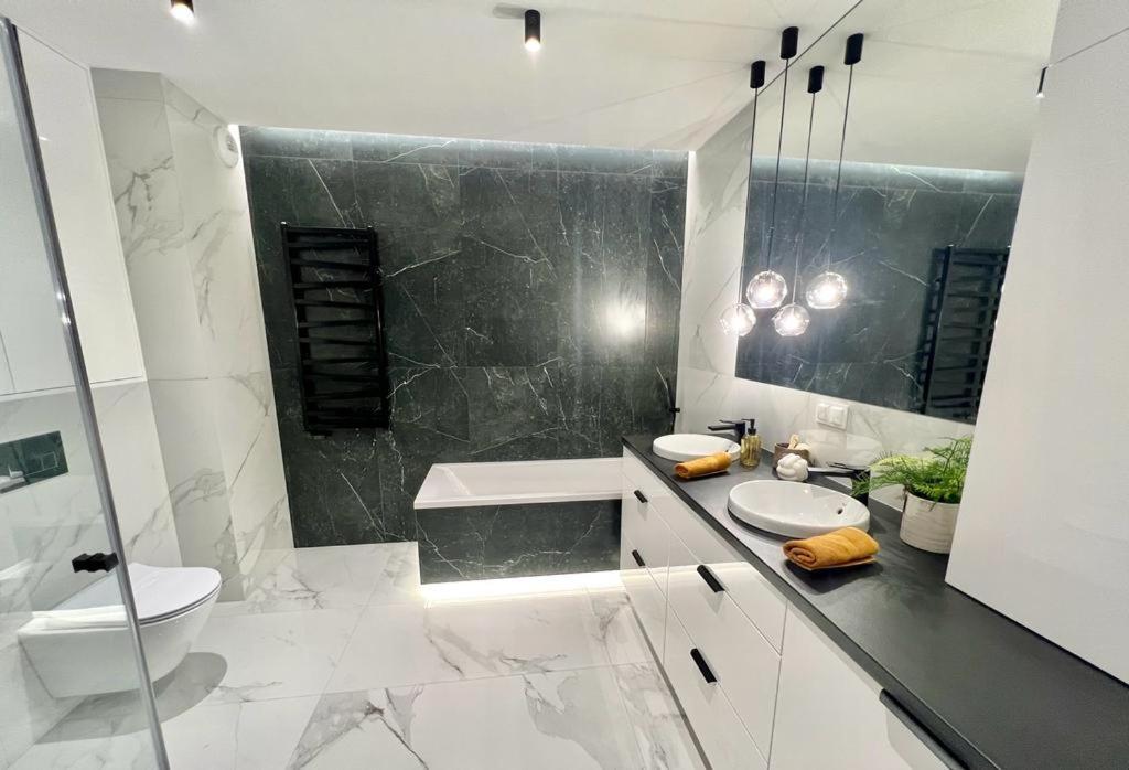 Przy Dmowskiego Nowe Apartment