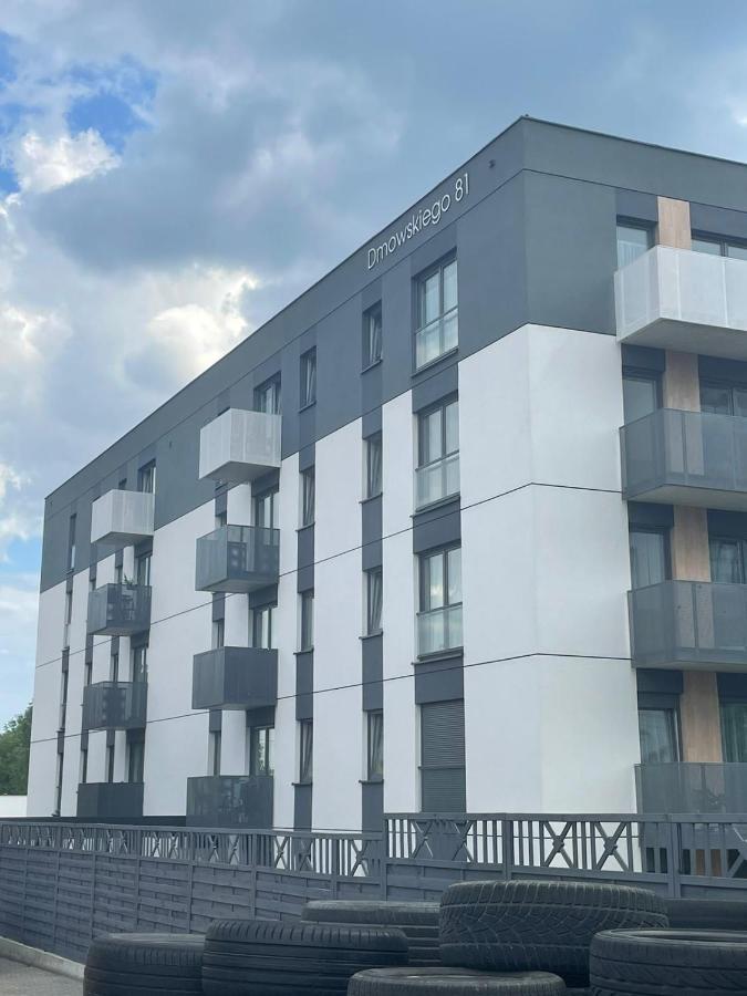 Przy Dmowskiego Nowe Apartment